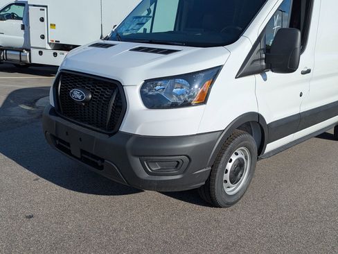 New 2026 Ford Transit 250 148 Medium Roof RWD image 10