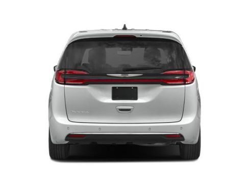 Certified 2024 Chrysler Pacifica Touring-L FWD image 5