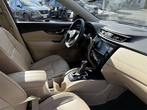 Used 2019 Nissan Rogue SL image 26
