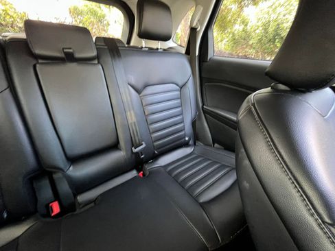 Used 2024 Ford Edge SEL image 37