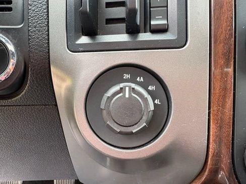 Used 2017 Ford Expedition Platinum AWD/4WD image 19