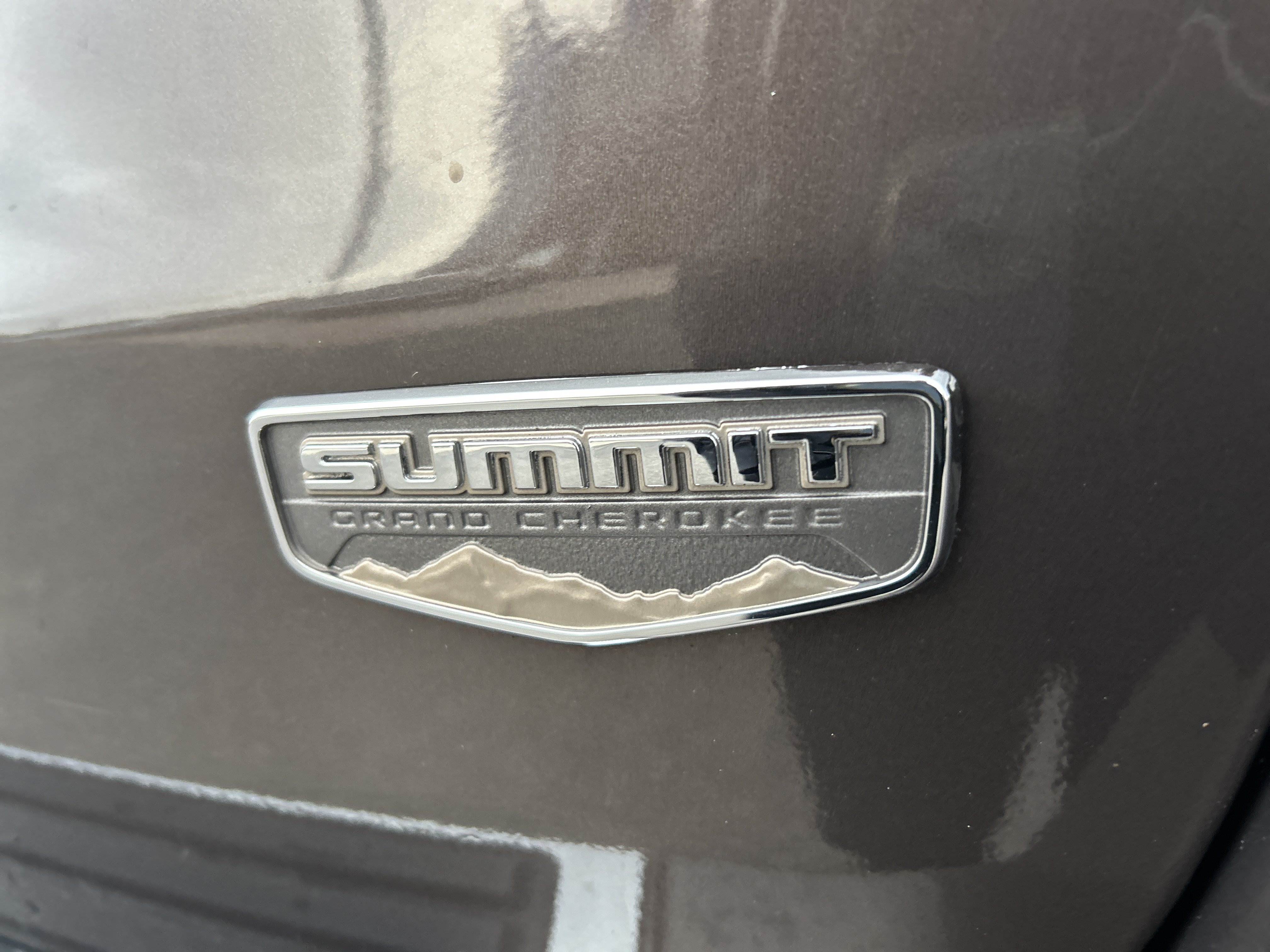 Used 2018 Jeep Grand Cherokee Summit w/ Skid Plate Group AWD/4WD image 27