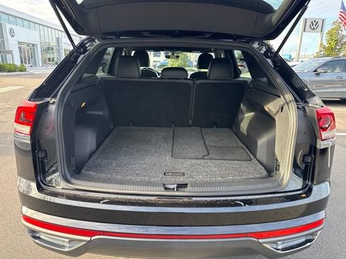 Used 2023 Volkswagen Atlas Cross Sport SE AWD/4WD image 7