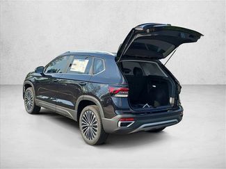 New 2026 Volkswagen Taos SE FWD video 3