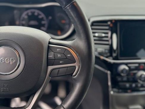 Used 2020 Jeep Grand Cherokee Limited image 18