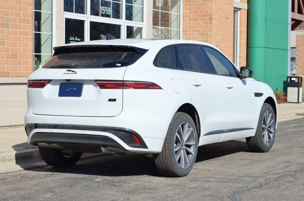 Used 2026 Jaguar F-PACE R-Dynamic S AWD/4WD image 6