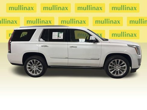Used 2019 Cadillac Escalade Premium Luxury RWD image 21