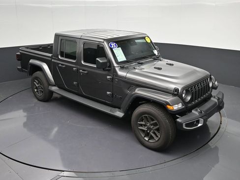 Used 2025 Jeep Gladiator Sport AWD/4WD image 20