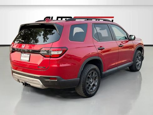 Used 2023 Honda Pilot TrailSport image 7