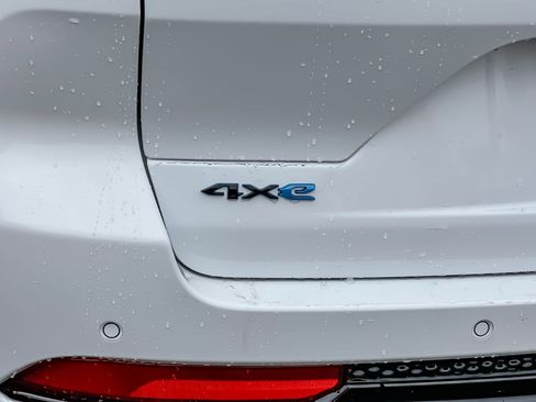 Used 2025 Jeep Grand Cherokee Limited 4xe image 40