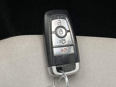 Used 2019 Ford Fusion SE w/ Equipment Group 151A image 26