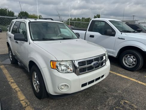 Used 2011 Ford Escape XLT w/ 201A Rapid Spec Order Code FWD image 6