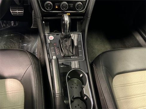 Used 2018 Volkswagen Passat 3.6 image 21