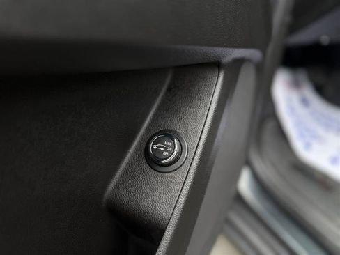 Used 2018 Chevrolet Traverse LT FWD image 13