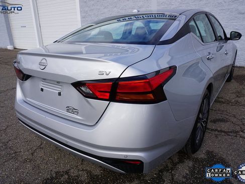 Used 2024 Nissan Altima 2.5 SV image 11