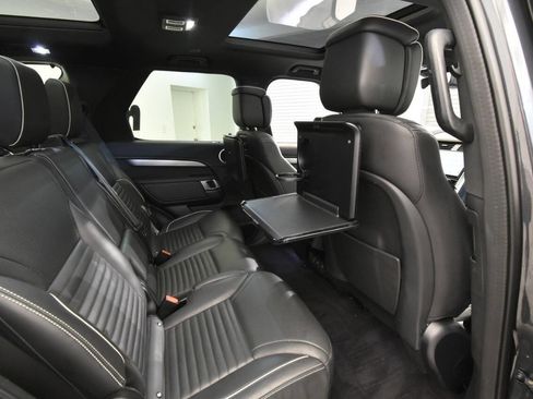 Used 2021 Land Rover Discovery S R-Dynamic image 18