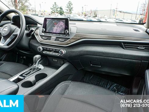 Used 2025 Nissan Altima 2.5 SV image 24