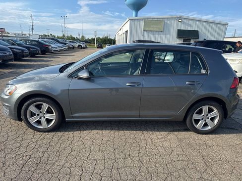 Used 2017 Volkswagen Golf Wolfsburg Edition FWD image 3