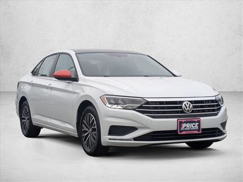 Used 2020 Volkswagen Jetta SE w/ SE Cold Weather Package FWD image 3