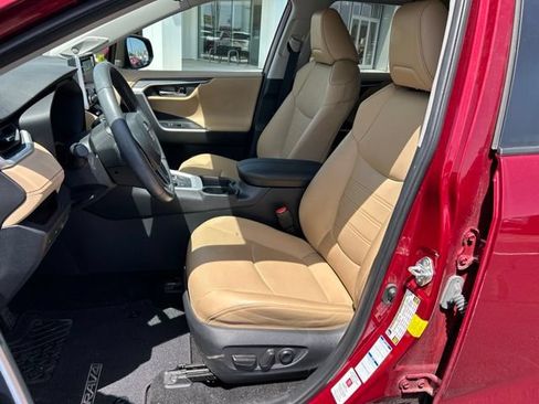 Used 2020 Toyota RAV4 Limited w/ Limited Grade Weather Package AWD/4WD image 12