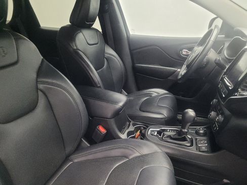 Used 2019 Jeep Cherokee Limited w/ Luxury Group AWD/4WD image 21