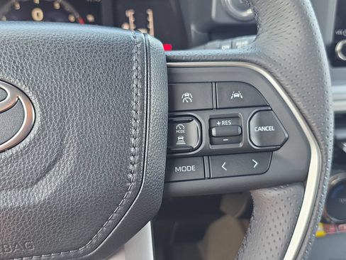 New 2026 Toyota 4Runner SR5 AWD/4WD image 14