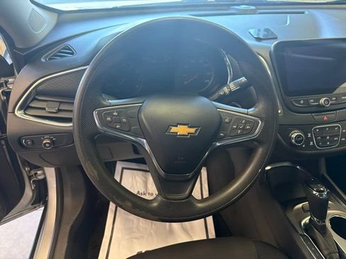 Used 2019 Chevrolet Malibu LT FWD image 23