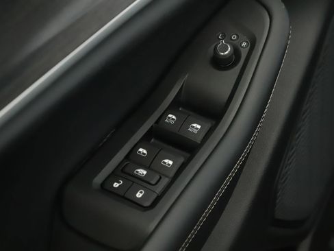 New 2026 Jeep Grand Cherokee Altitude image 7