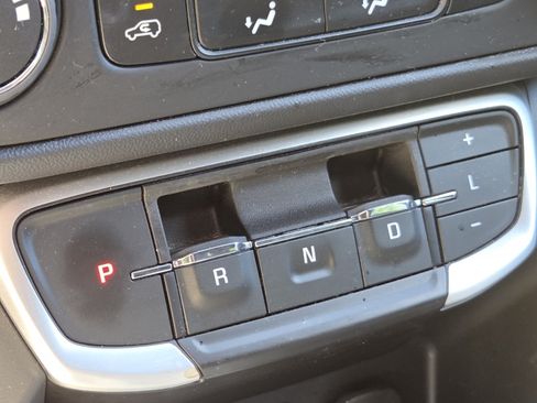 Used 2023 GMC Terrain SLE FWD image 29