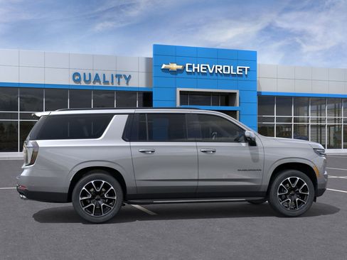 New 2026 Chevrolet Suburban RST image 5