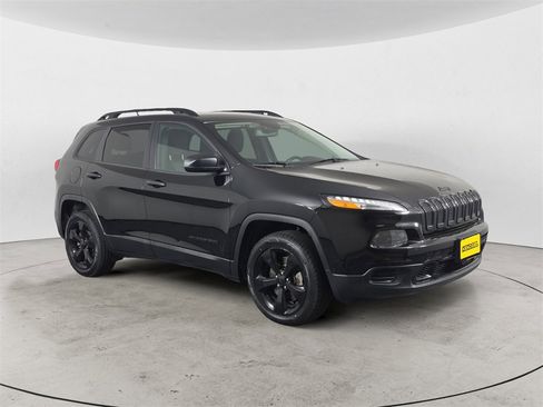 Used 2017 Jeep Cherokee Altitude image 7