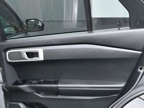 Used 2021 Ford Explorer 4WD image 14