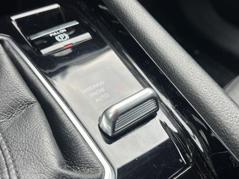 Used 2023 Jeep Compass Limited image 19