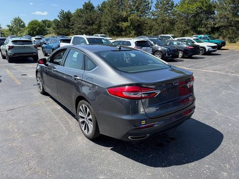 Used 2020 Ford Fusion SE AWD/4WD image 2