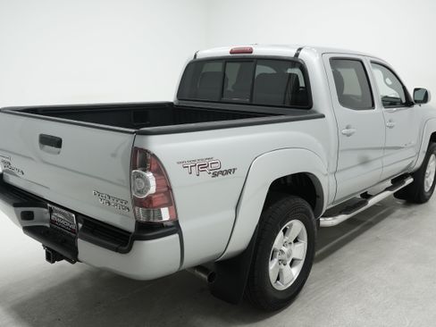 Used 2009 Toyota Tacoma PreRunner RWD image 2