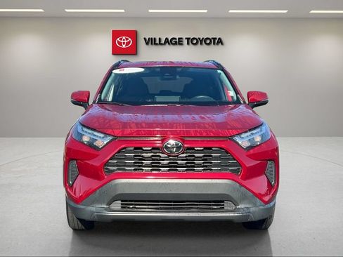 Certified 2022 Toyota RAV4 XLE w/ Convenience Package FWD image 8