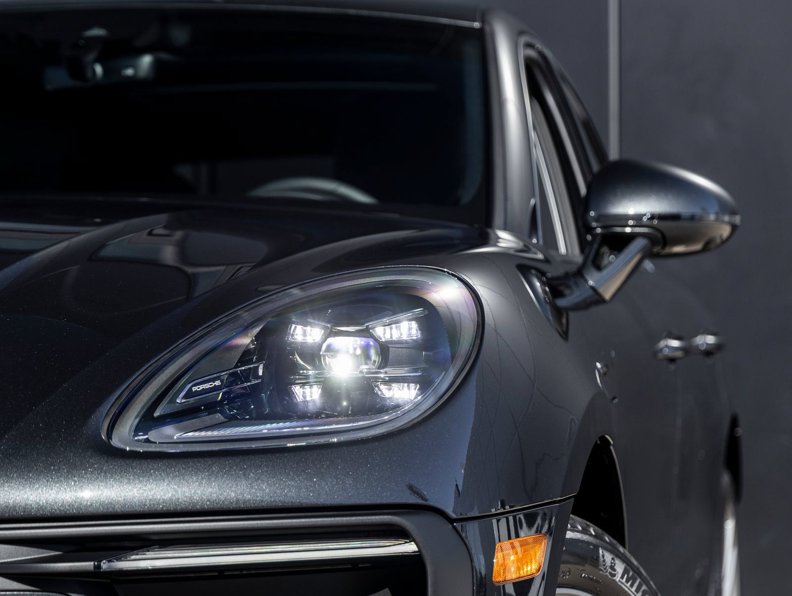 Certified 2026 Porsche Macan AWD/4WD image 16