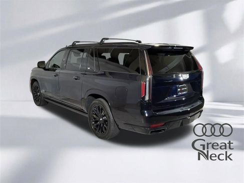 Used 2024 Cadillac Escalade ESV Sport Platinum w/ LPO, ONYX Package AWD/4WD image 8