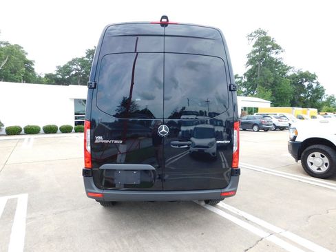 Used 2025 Mercedes-Benz Sprinter 2500 image 3