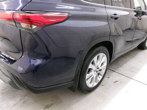 Used 2021 Toyota Highlander Limited AWD/4WD image 9