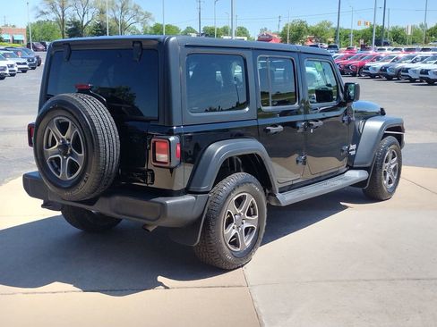 Used 2018 Jeep Wrangler Unlimited Sport w/ Dual Top Group AWD/4WD image 5