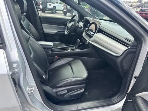 Used 2025 Jeep Compass Limited AWD/4WD image 12