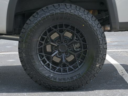 Used 2026 Chevrolet Silverado 1500 ZR2 AWD/4WD image 8