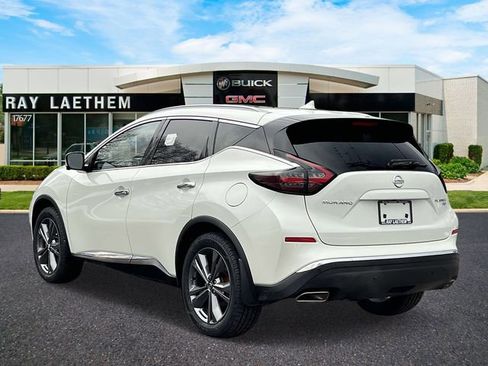 Used 2019 Nissan Murano Platinum image 3
