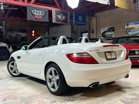 Used 2015 Mercedes-Benz SLK 250 w/ Premium Package image 14