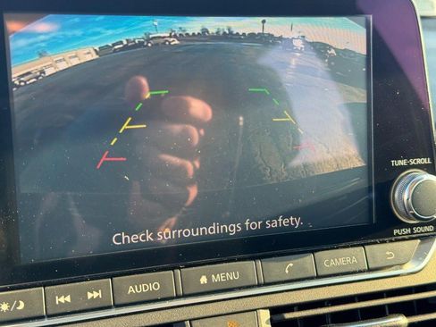 Used 2024 Nissan Altima 2.5 SV image 19