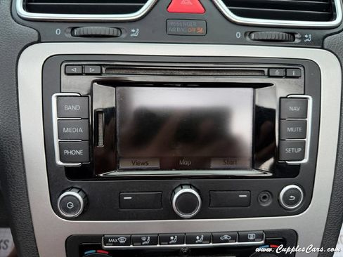 Used 2012 Volkswagen Eos Lux FWD image 21