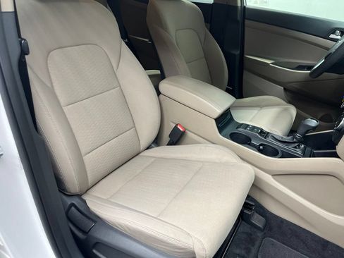 Used 2021 Hyundai Tucson SE FWD image 17