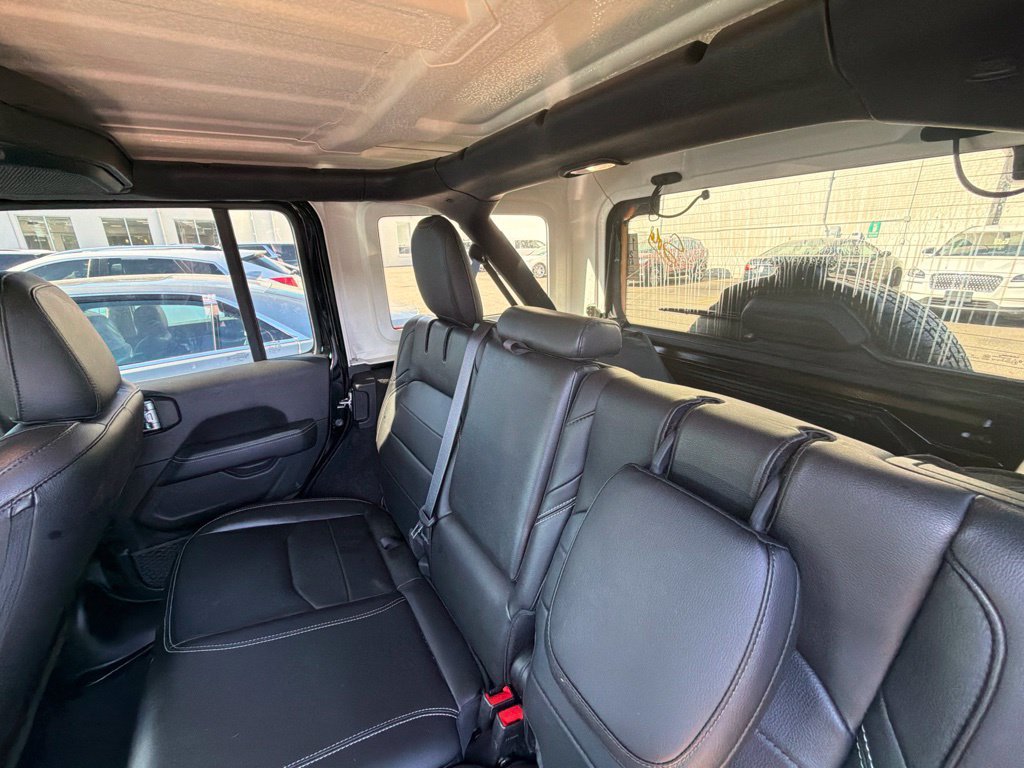 Used 2023 Jeep Wrangler Unlimited Sahara w/ Cold Weather Group AWD/4WD image 12