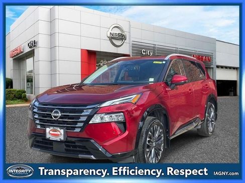Used 2025 Nissan Rogue Platinum w/ Tech Package AWD/4WD image 4
